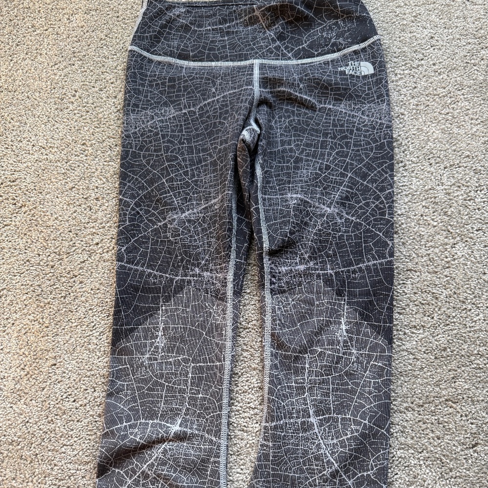 The North Face Leggings Crop Pants Flashdry Black/Gray - Women’s SMALL